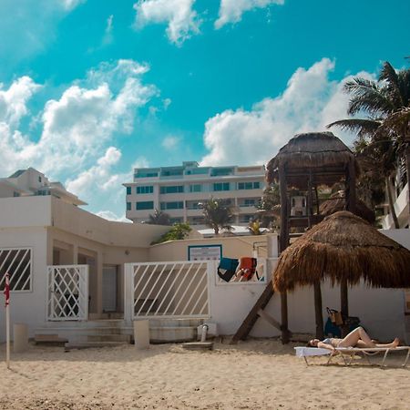 Beachfront Apartments カンクン エクステリア 写真