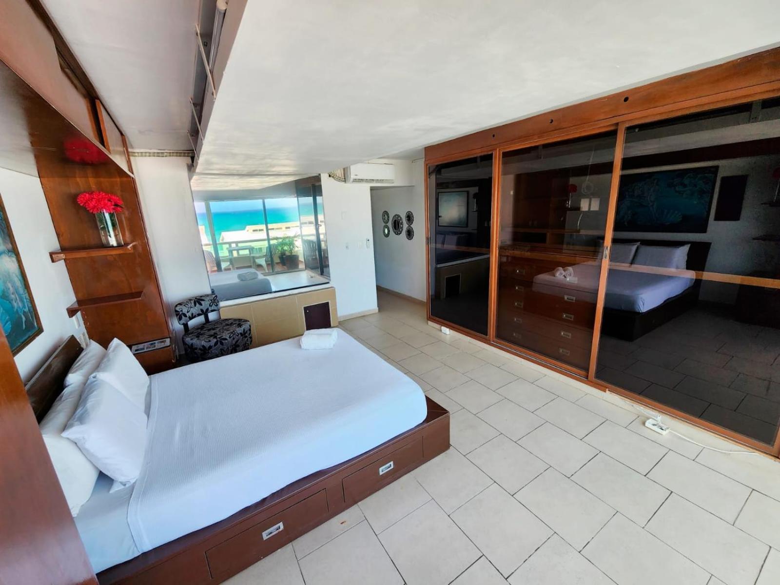 Beachfront Apartments カンクン エクステリア 写真