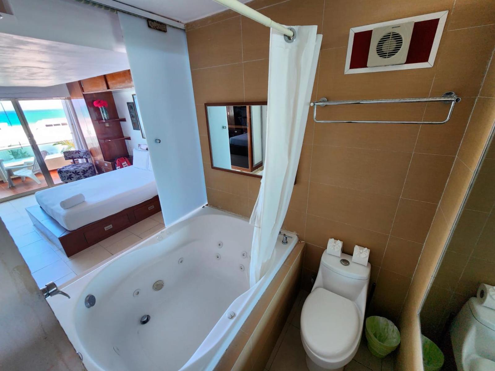Beachfront Apartments カンクン エクステリア 写真