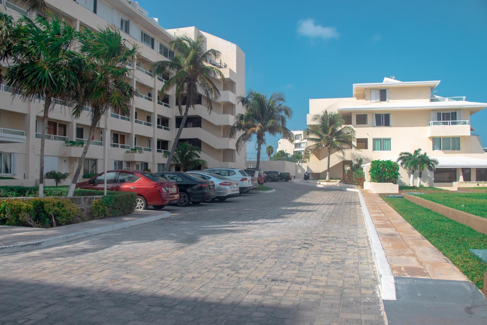 Beachfront Apartments カンクン エクステリア 写真