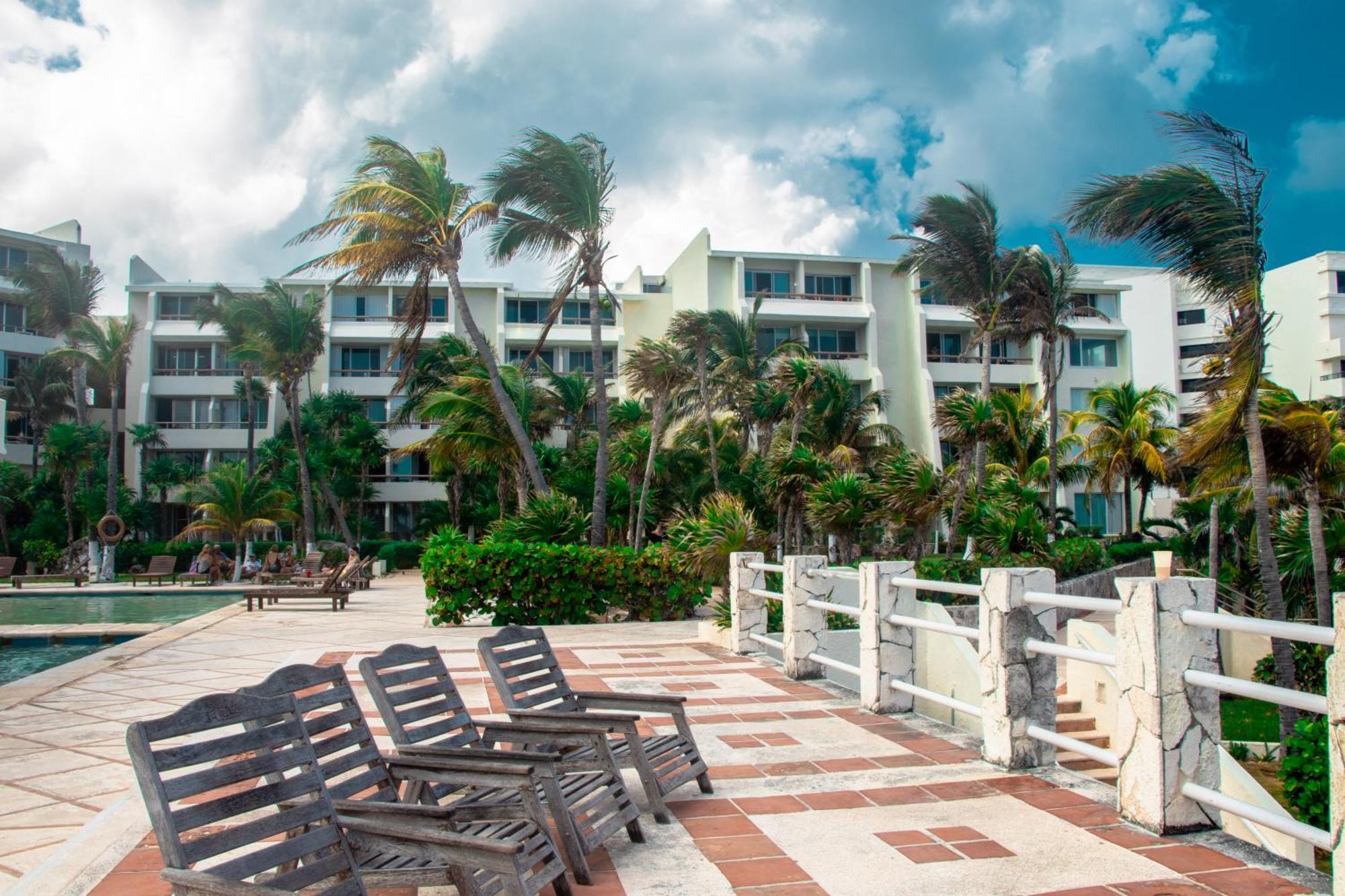 Beachfront Apartments カンクン エクステリア 写真