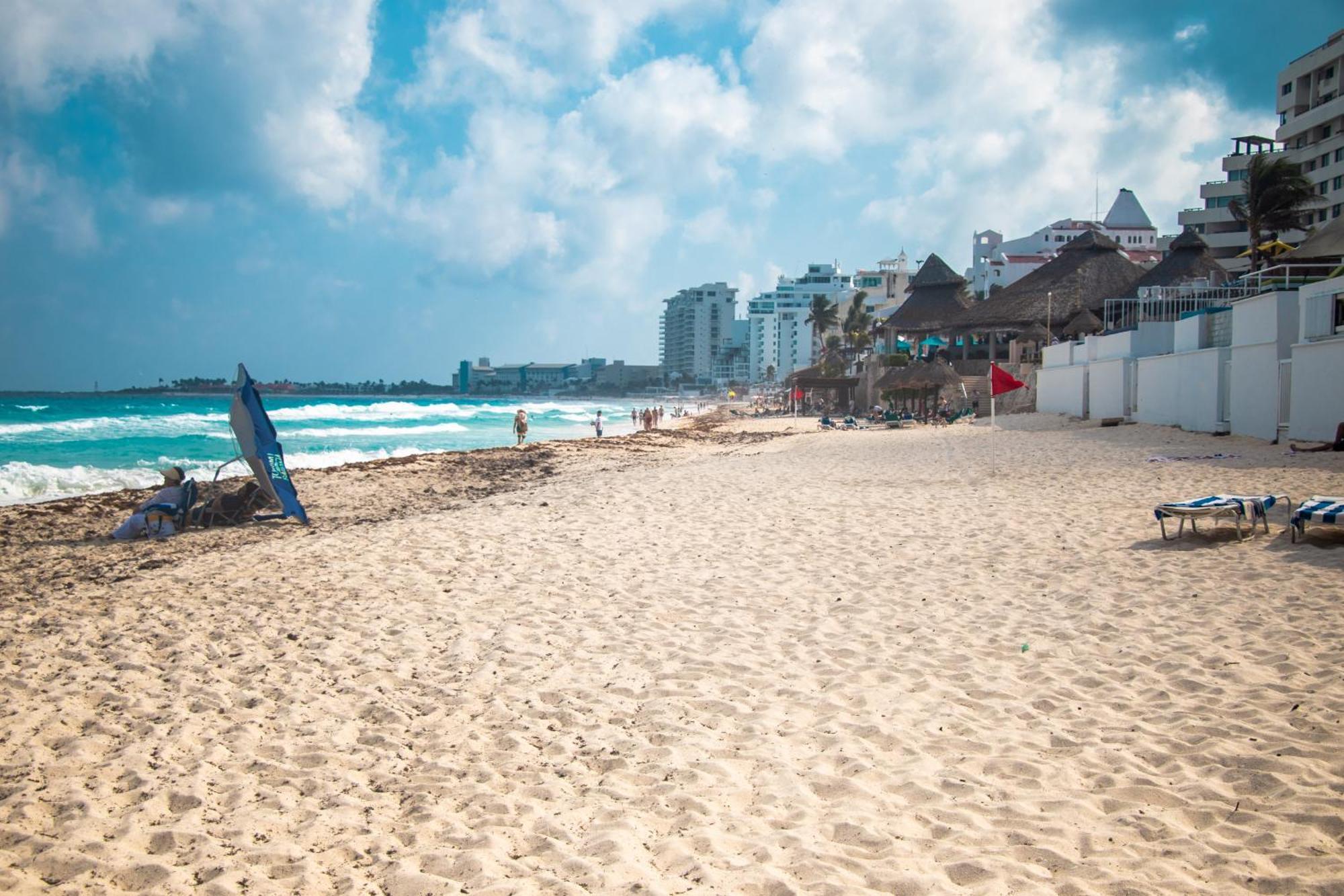 Beachfront Apartments カンクン エクステリア 写真