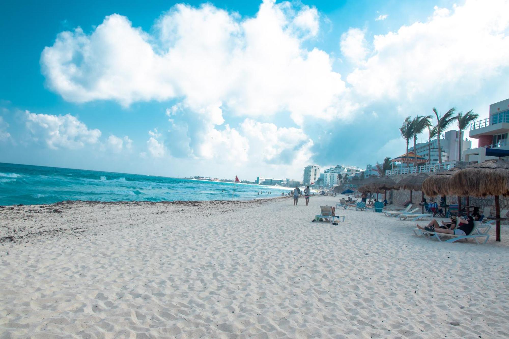 Beachfront Apartments カンクン エクステリア 写真